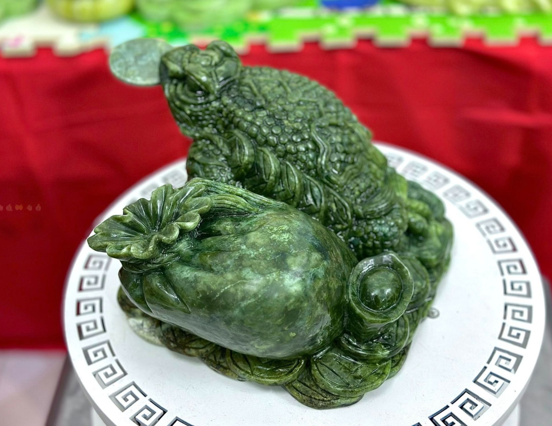 Tỳ hưu đá Ngọc Serpentine tự nhiên Siêu Khủng 5.png